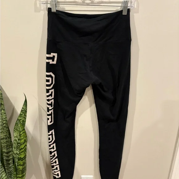PINK Victoria's Secret Black Yoga Leggings - Picture 2 of 3